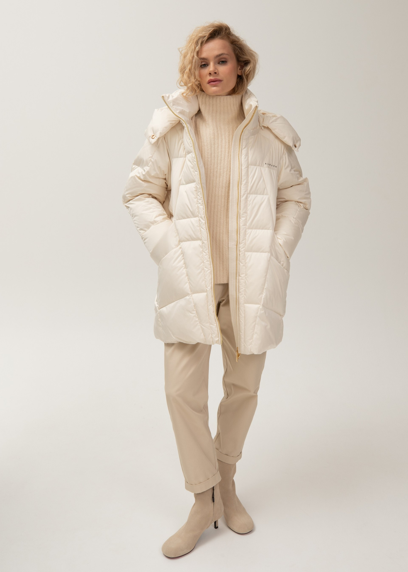 картинка 423.FW25.002S куртка женская JASMIN от магазина Albana