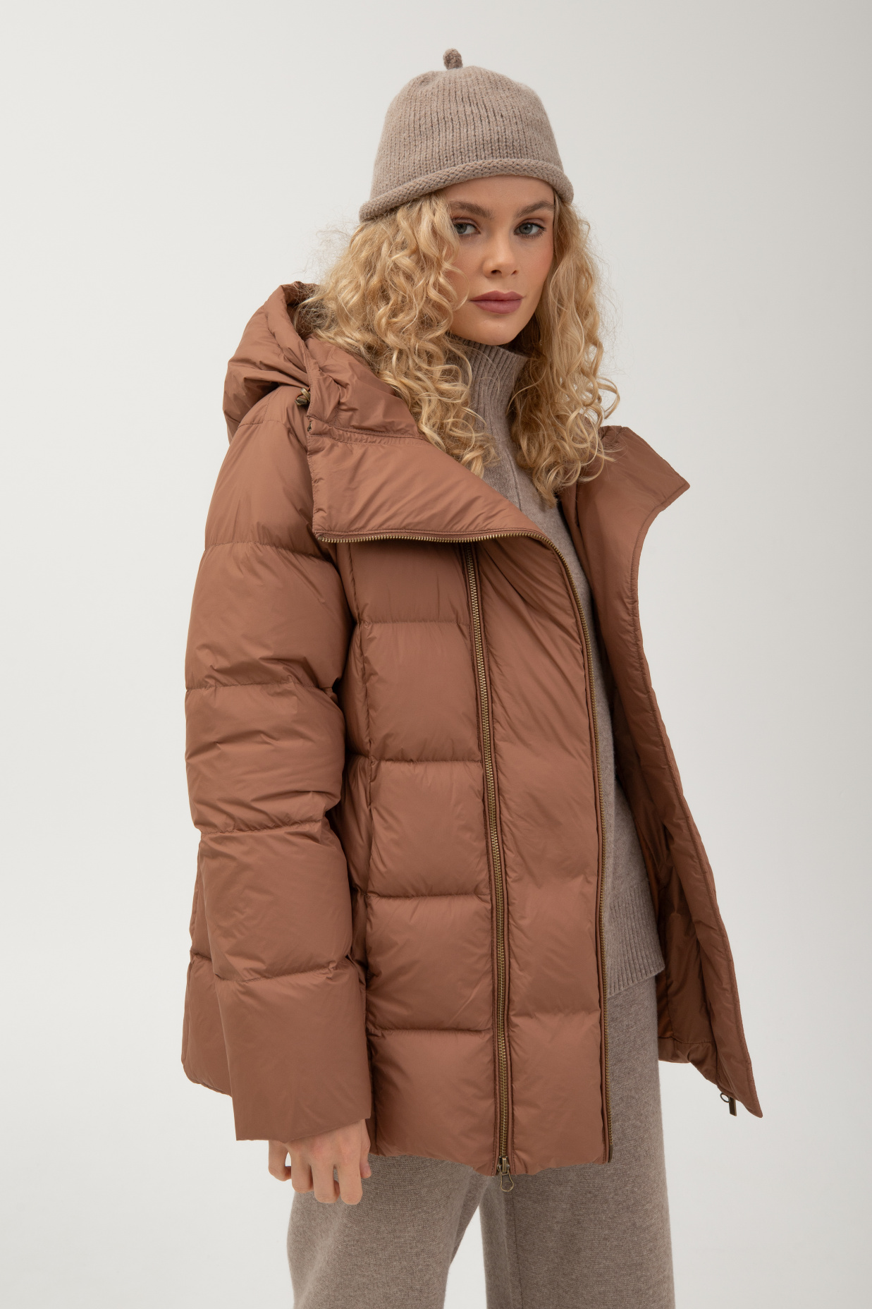 картинка 557.FWAA.016S куртка женская COGNAC от магазина Albana