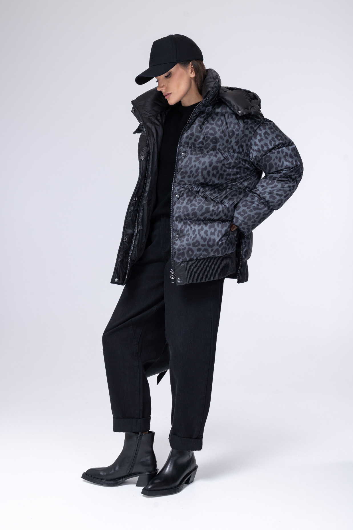 картинка 493.FW25.004 куртка женская LEO GREEN от магазина Albana