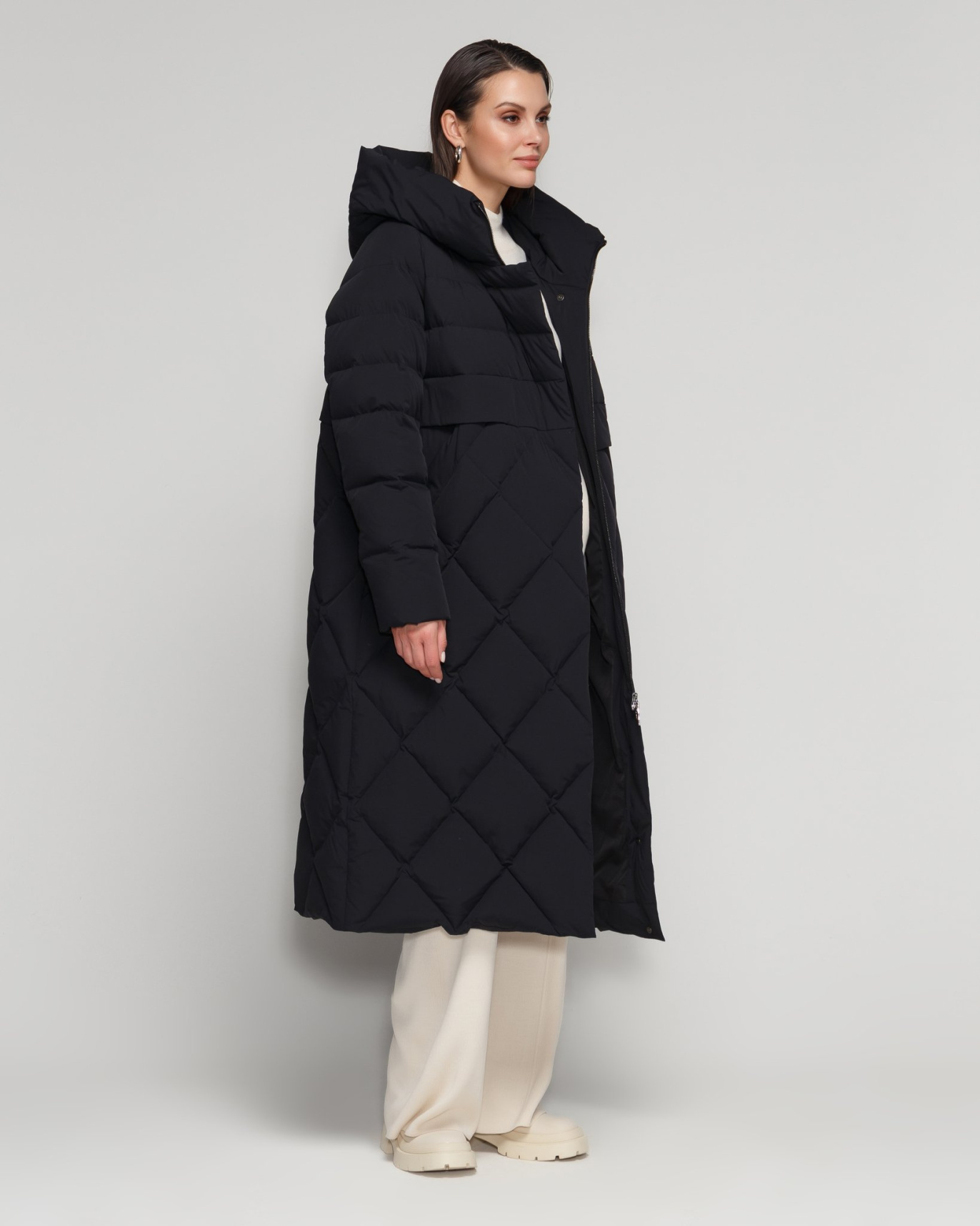 картинка 290.W23.001 пальто женское BLACK от магазина Albana