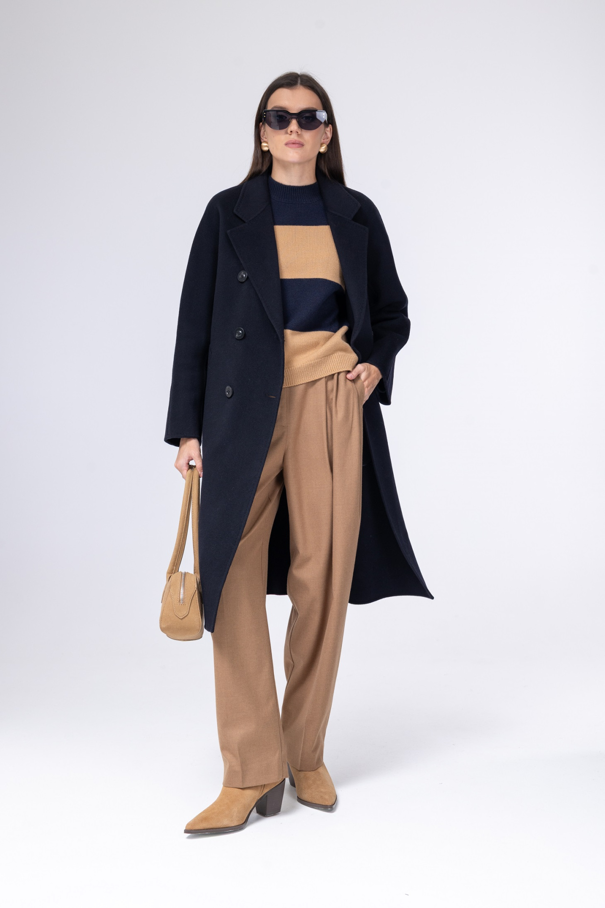 картинка 22107.ACW.0001S пальто женское из шерсти и шелка BLACK от магазина Albana