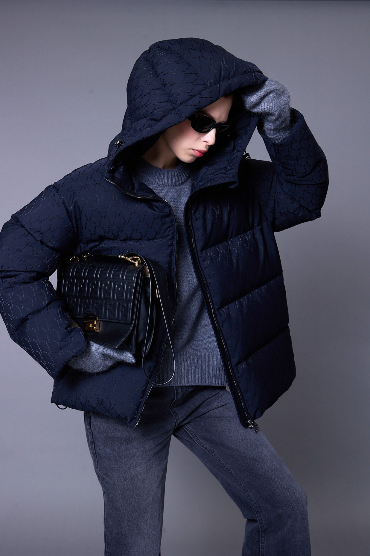 картинка 498.FW25.031 куртка женская LOGO NET BLACK от магазина Albana