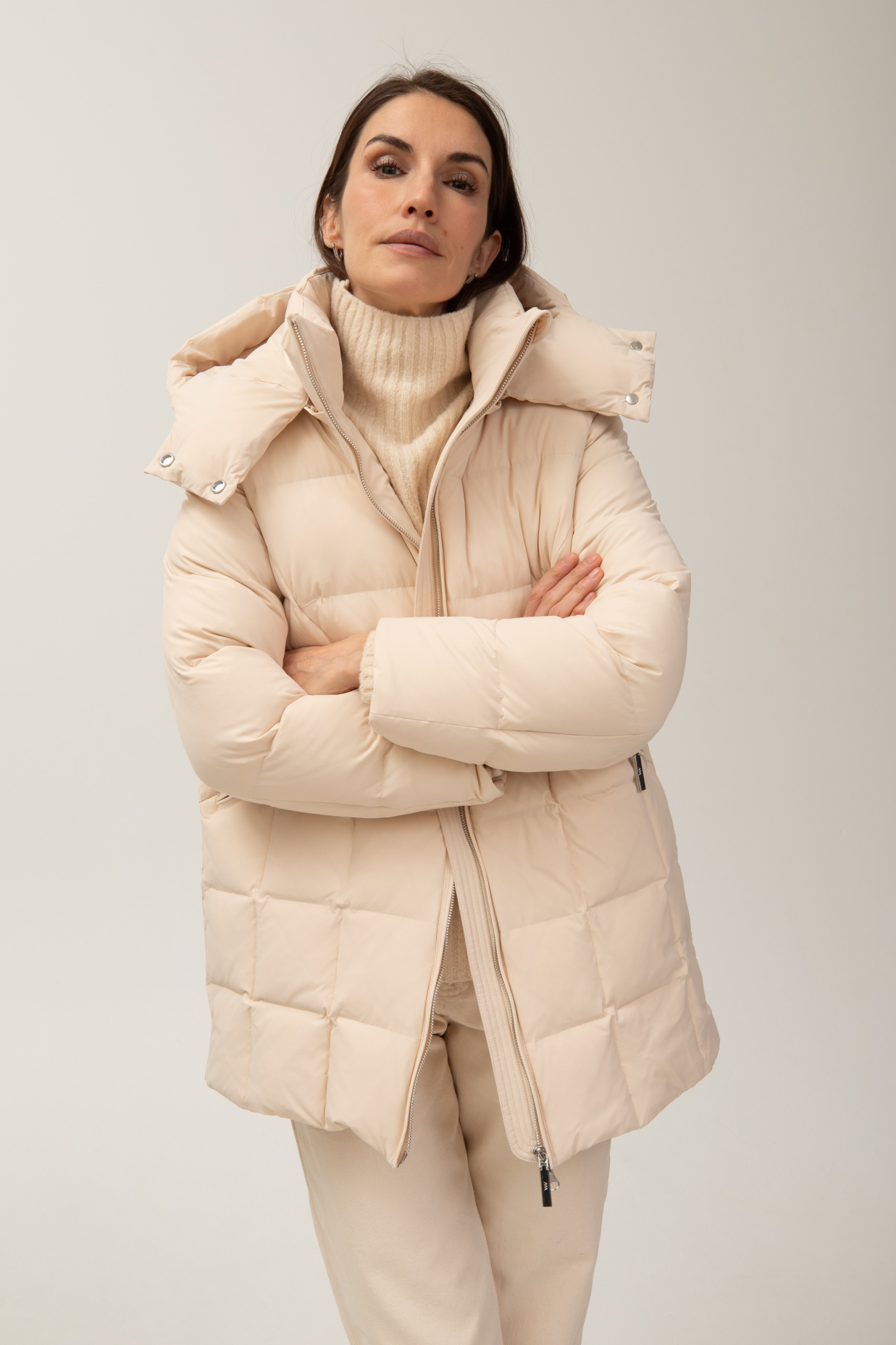 картинка 560.FWAA.016S куртка женская LIGHTE BEIGE от магазина Albana