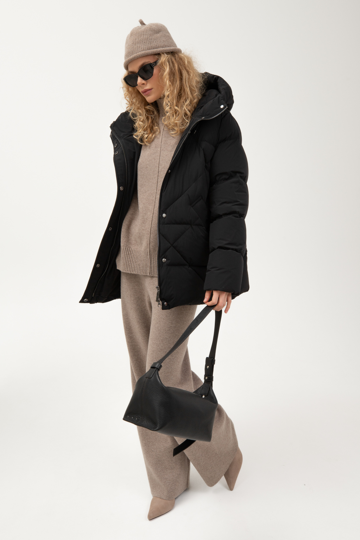 картинка 574.FWAA.001S куртка женская BLACK от магазина Albana