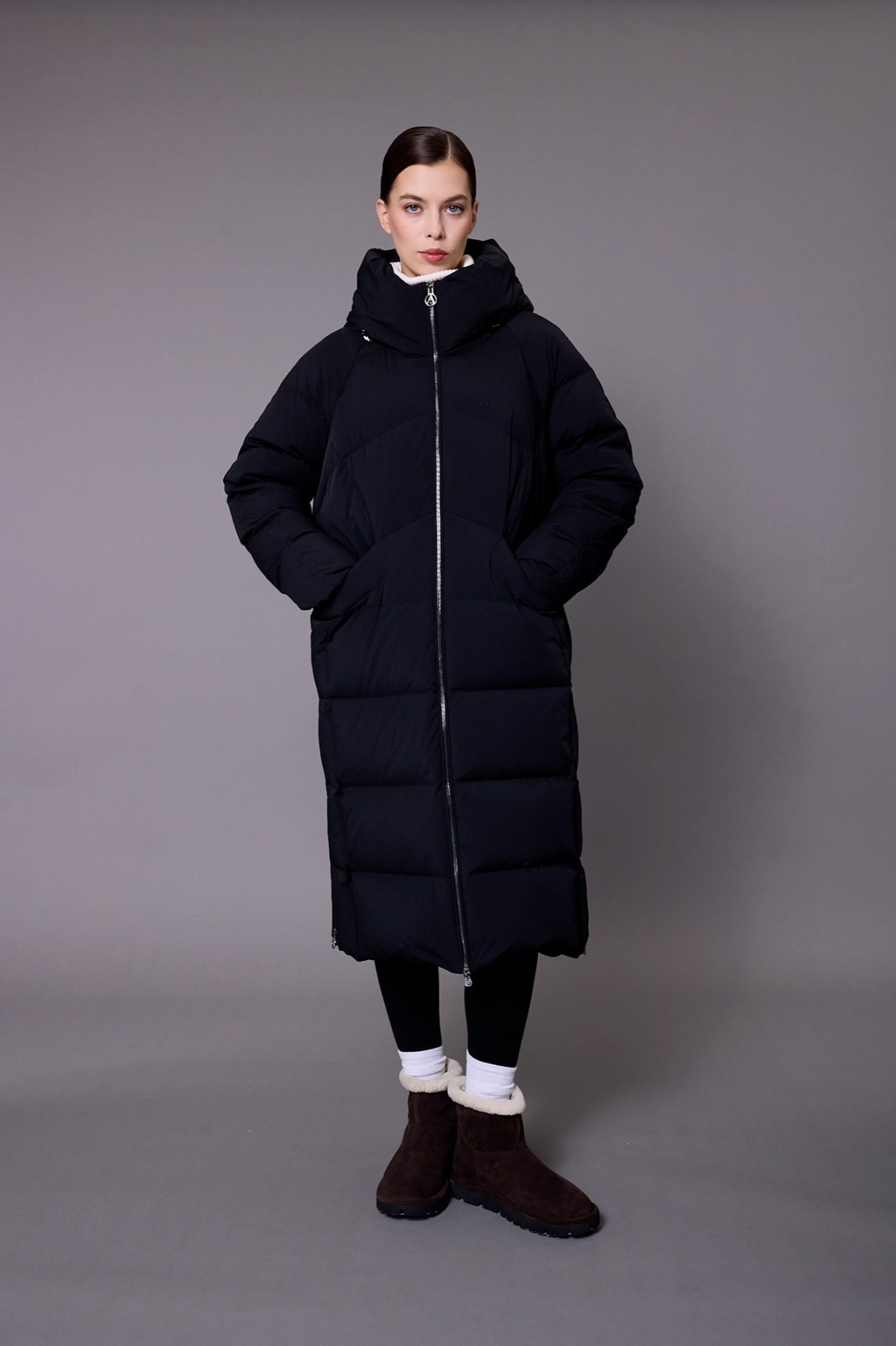 картинка 455.W25.001 пальто женское BLACK от магазина Albana