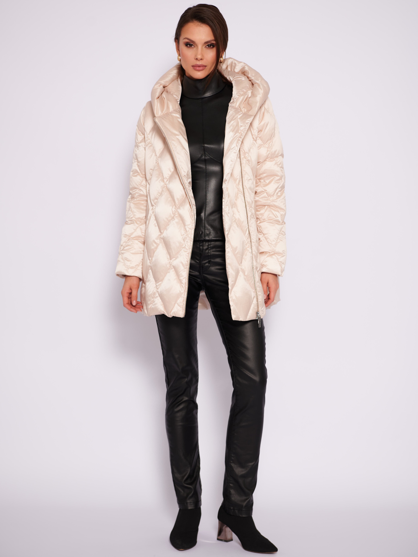картинка 110.W22.016 куртка женская SOFT BEIGE от магазина Albana