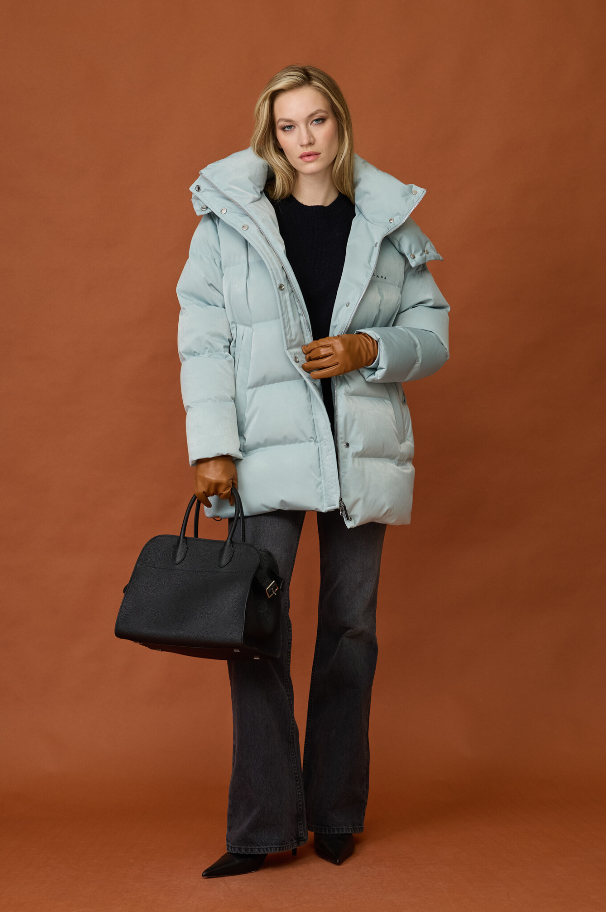 картинка 486.W25.007 куртка женская ICE BLUE от магазина Albana