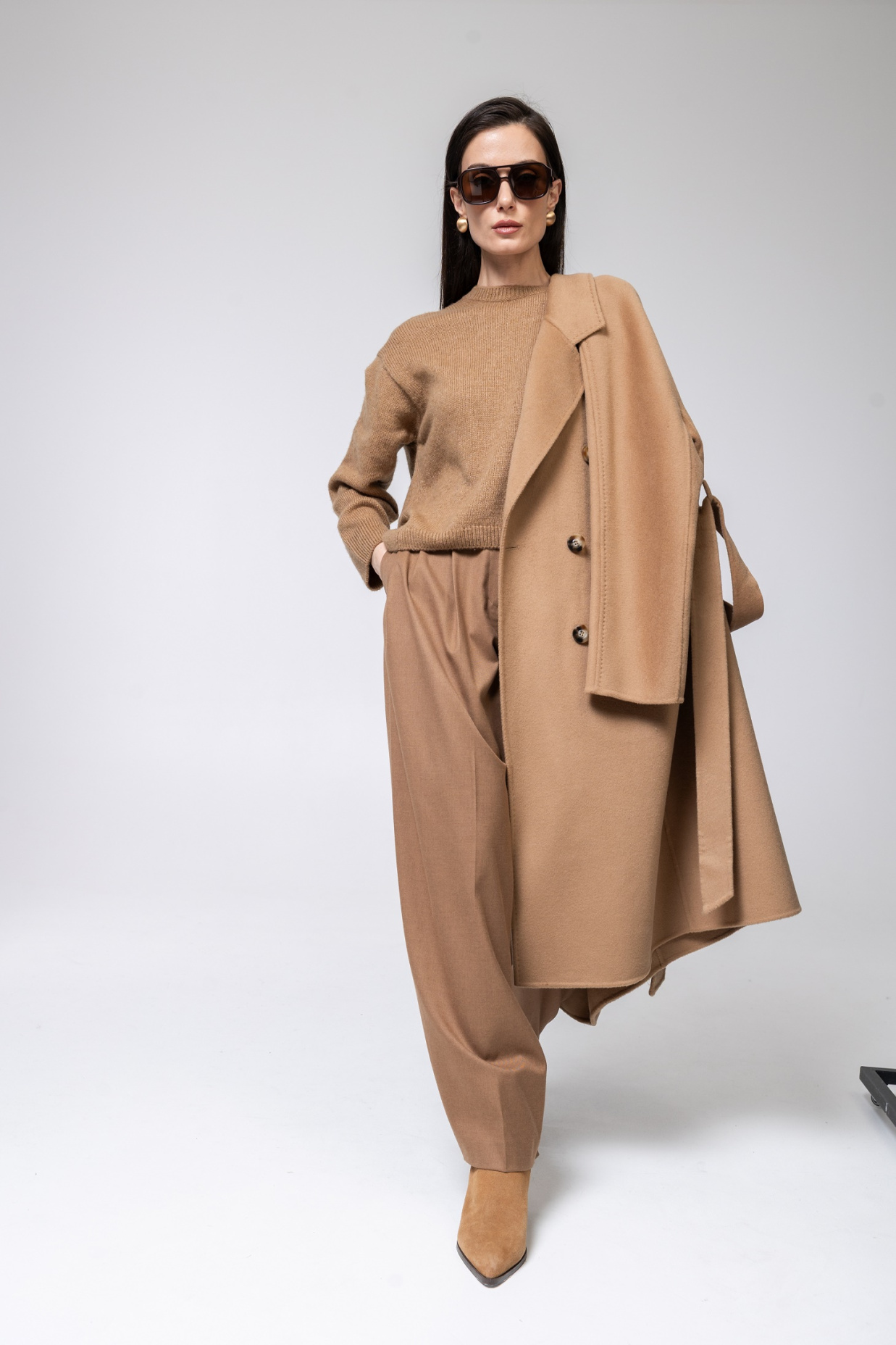 картинка 22110.ACW.0016S пальто женское из шерсти и кашемира CAMEL от магазина Albana