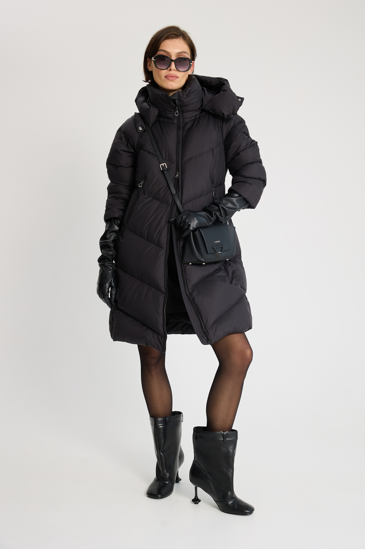 картинка 464.W25.001 пальто женское BLACK от магазина Albana