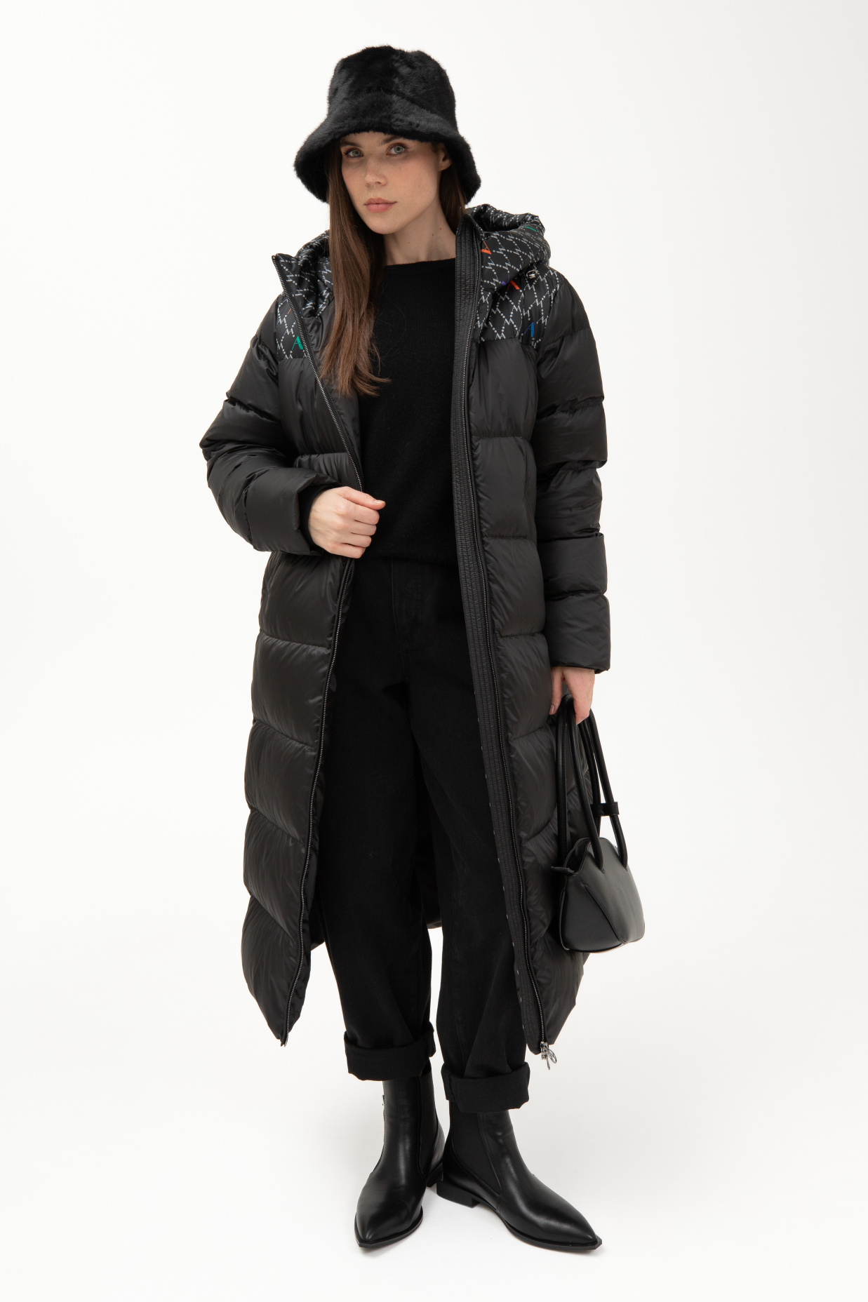 картинка 551.FWAA.001S пальто женское BLACK/LOGO BLACK от магазина Albana