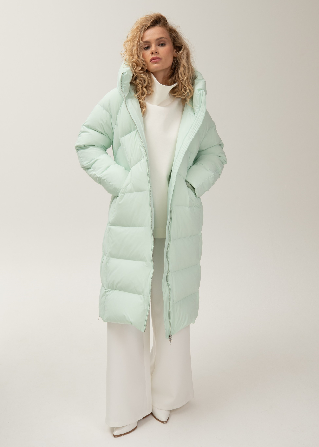 картинка 455.FW25.007S пальто женское AQUA от магазина Albana