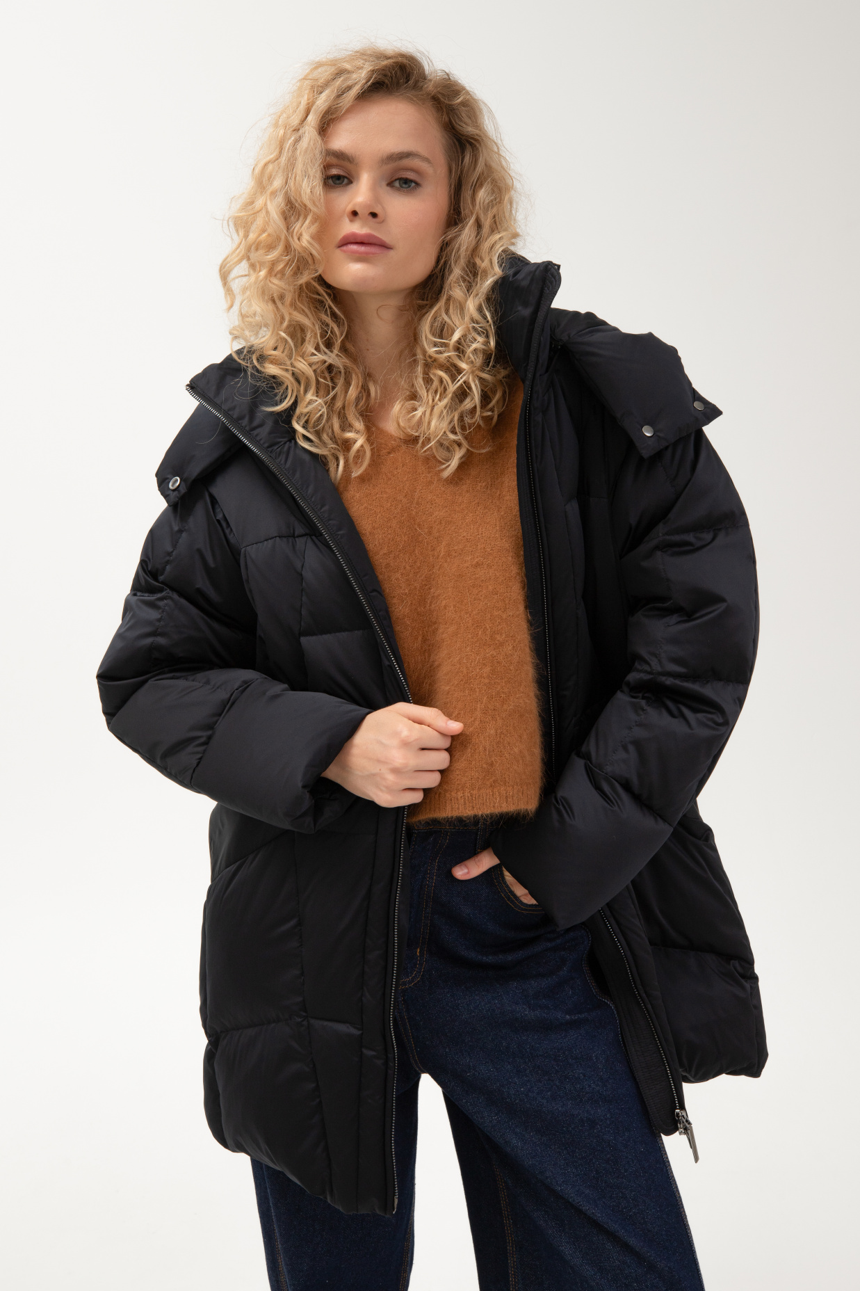 картинка 423.FW25.001S куртка женская BLACK от магазина Albana