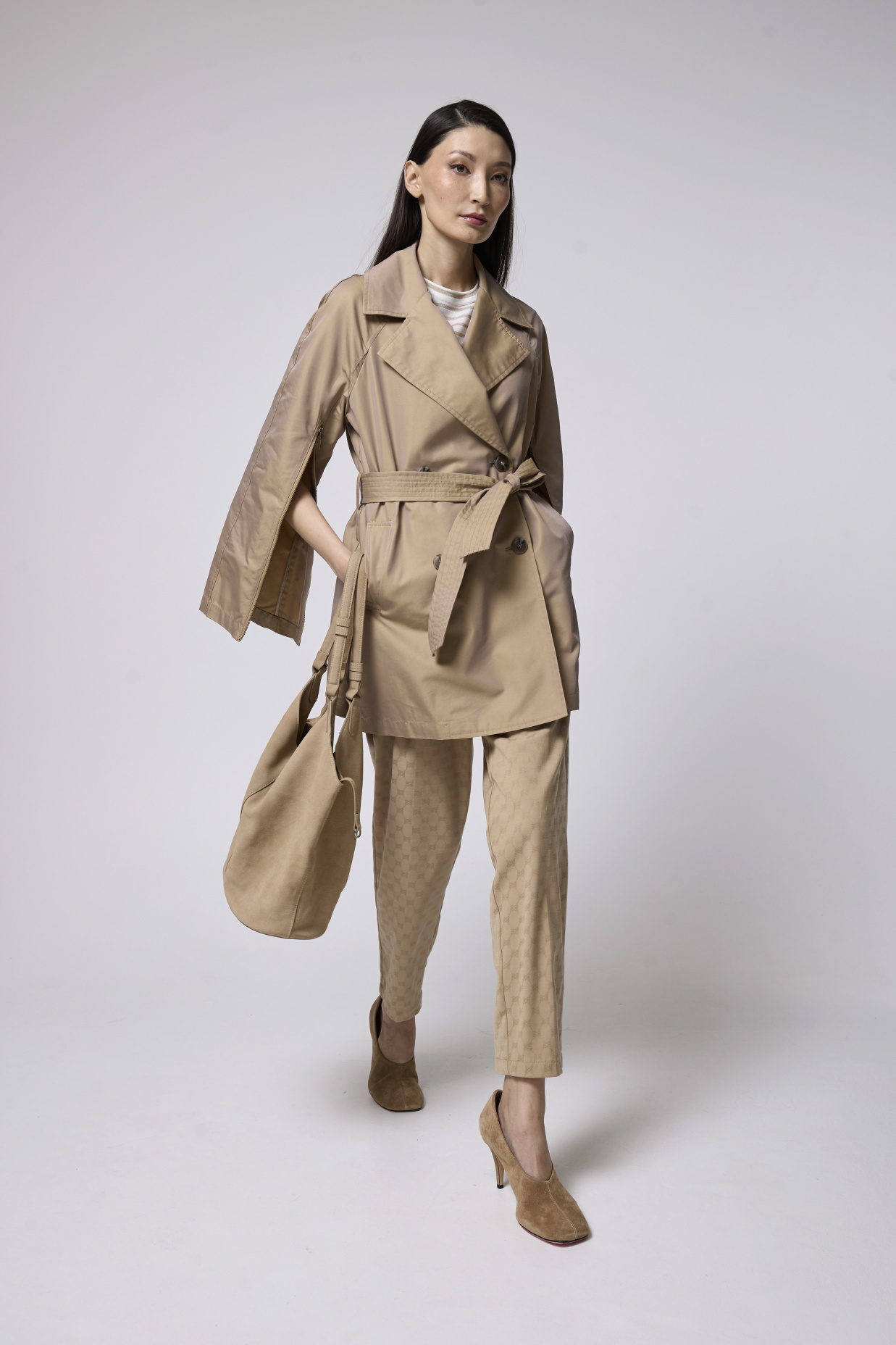 картинка 429.S25.016 куртка женская BEIGE от магазина Albana